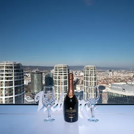 Panoramaview/31thfloor!/luxury/wifi/parking דירה *